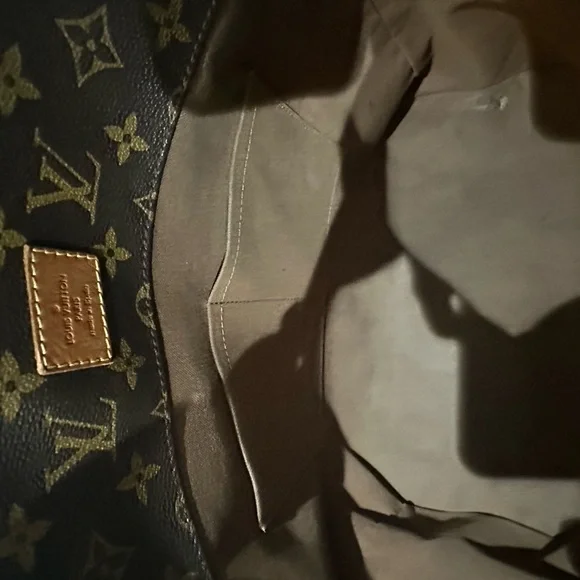 Louis Vuitton Sully MM - Picture 14 of 16